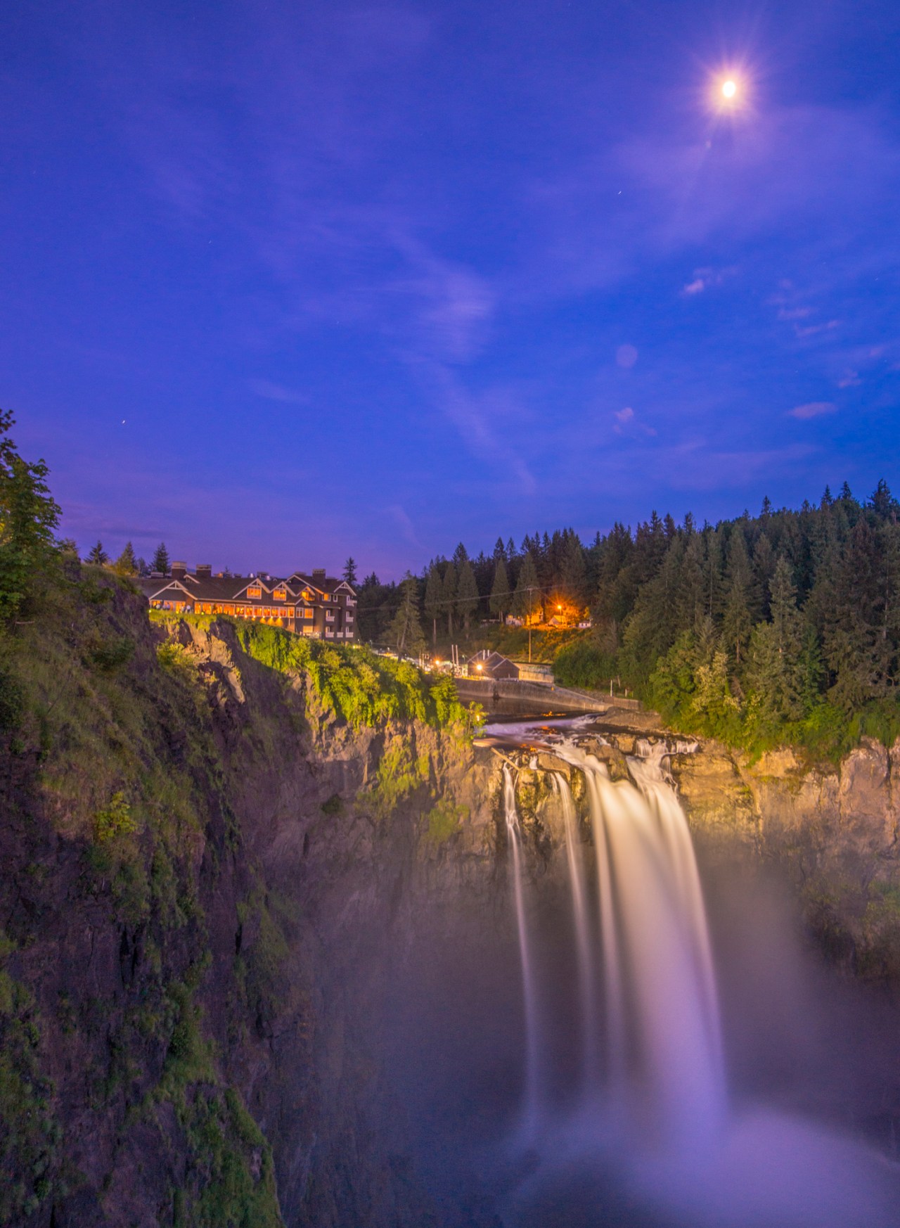 snoqualmiefallsnight (3 of 2)